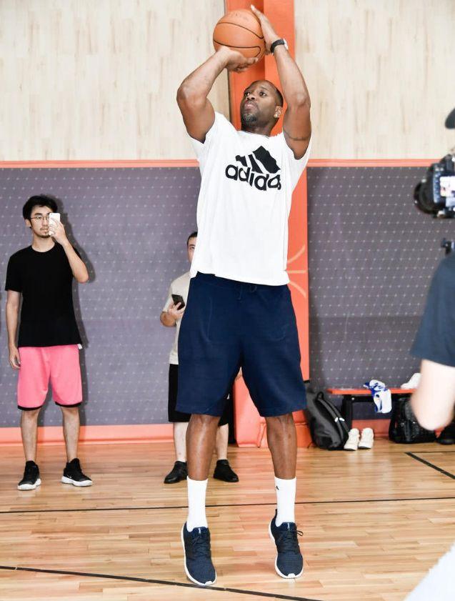 干哪去了？欧冠黄潜vs哥本哈根赛前播放欧联杯主题曲（欧冠之夜乌龙：黄潜vs哥本哈根赛前误播欧联杯主题曲）