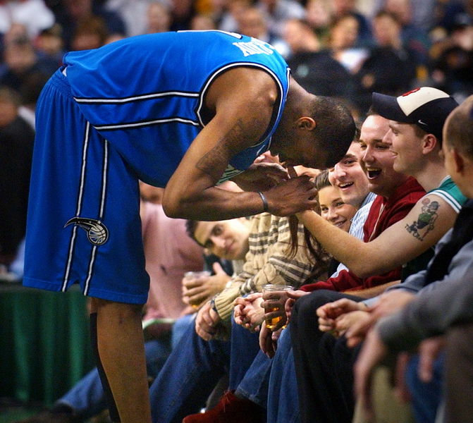 TA：澳大利亚主帅很看重曼联小将奥弗里，想带他踢明年世界杯（TA：澳大利亚主帅看好曼联新星奥弗里，计划招入征战明年世界杯）