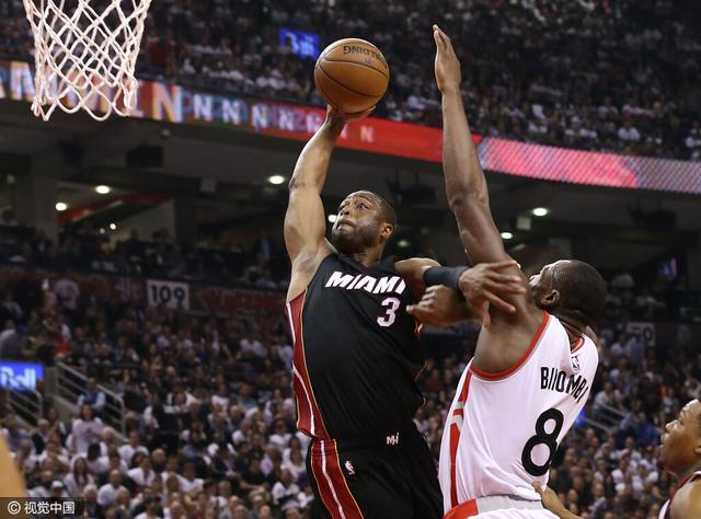 科莫利：聘请斯帕莱蒂在三天内完成；续约选项为期一年（科莫利称三天内敲定斯帕莱蒂签约，合同含一年续约条款）