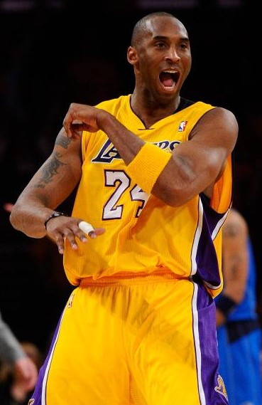 海港亚冠赛前Vlog：吉祥物伊戈已量产；林皇再度作客上海滩（海港亚冠赛前Vlog：伊戈吉祥物量产到位，林皇再访上海滩）