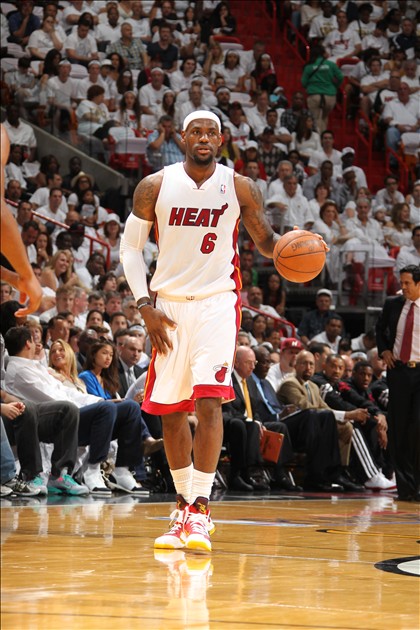 为什么有些人踢得不快却很强？（踢得不快却很强的秘诀是什么？）