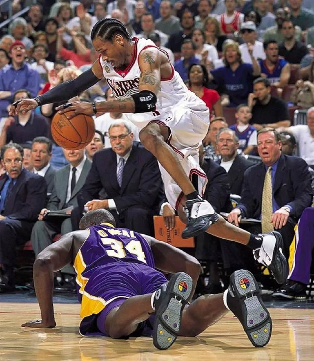 罗马诺：有关谁是GOAT的讨论很有趣，但在那不勒斯马拉多纳是神（罗马诺谈GOAT：争论虽热，但在那不勒斯马拉多纳就是神）