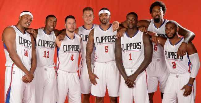 罗马诺：莱万从未考虑在1月离开巴萨，赛季结束后可能会离队（罗马诺：莱万无意一月离开巴萨，赛季末不排除离队）