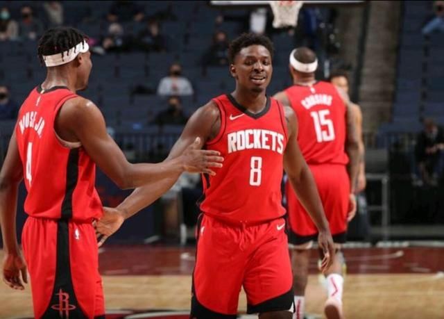 帽子戏法，费兰-托雷斯当选贝蒂斯vs巴萨全场最佳球员（费兰-托雷斯戴帽，当选贝蒂斯战巴萨全场最佳）