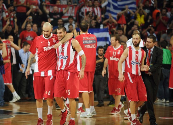 拜仁与柏林联合首次德国杯交手，此前13次联赛交手8胜5平不败（德国杯初遇！拜仁战柏林联合，联赛13战8胜5平保持不败）