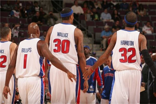 记者：洛佩斯因伤缺席泰山队训练，大概率将缺席赛季收官战（洛佩斯因伤缺席泰山队合练，或将无缘赛季收官战）